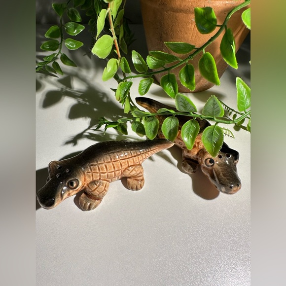 Vintage Hand painted Alligator Salt & Pepper Shaker Set • Made in Japan - Picture 6 of 9